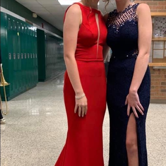 Prom dress - Picture 2 of 4